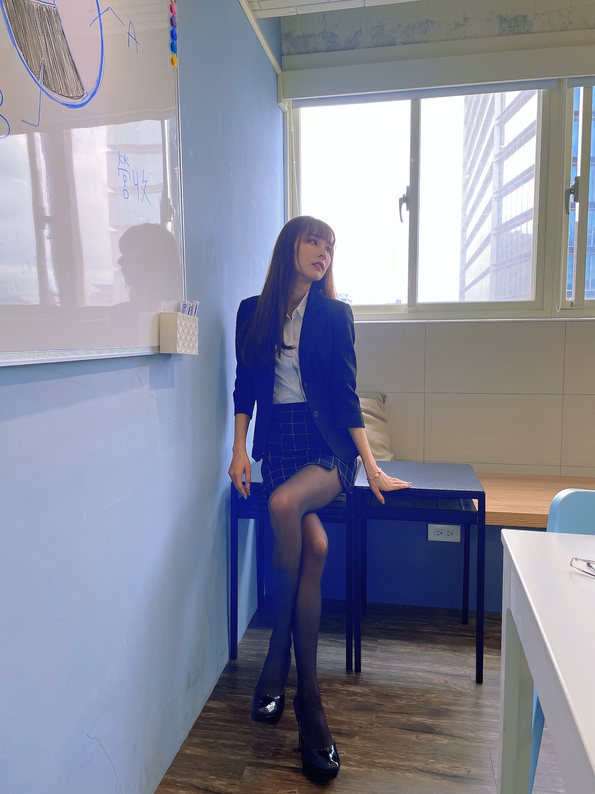 泥泥汝 - NO.007 OL女郎B [350P12V]-XikXak